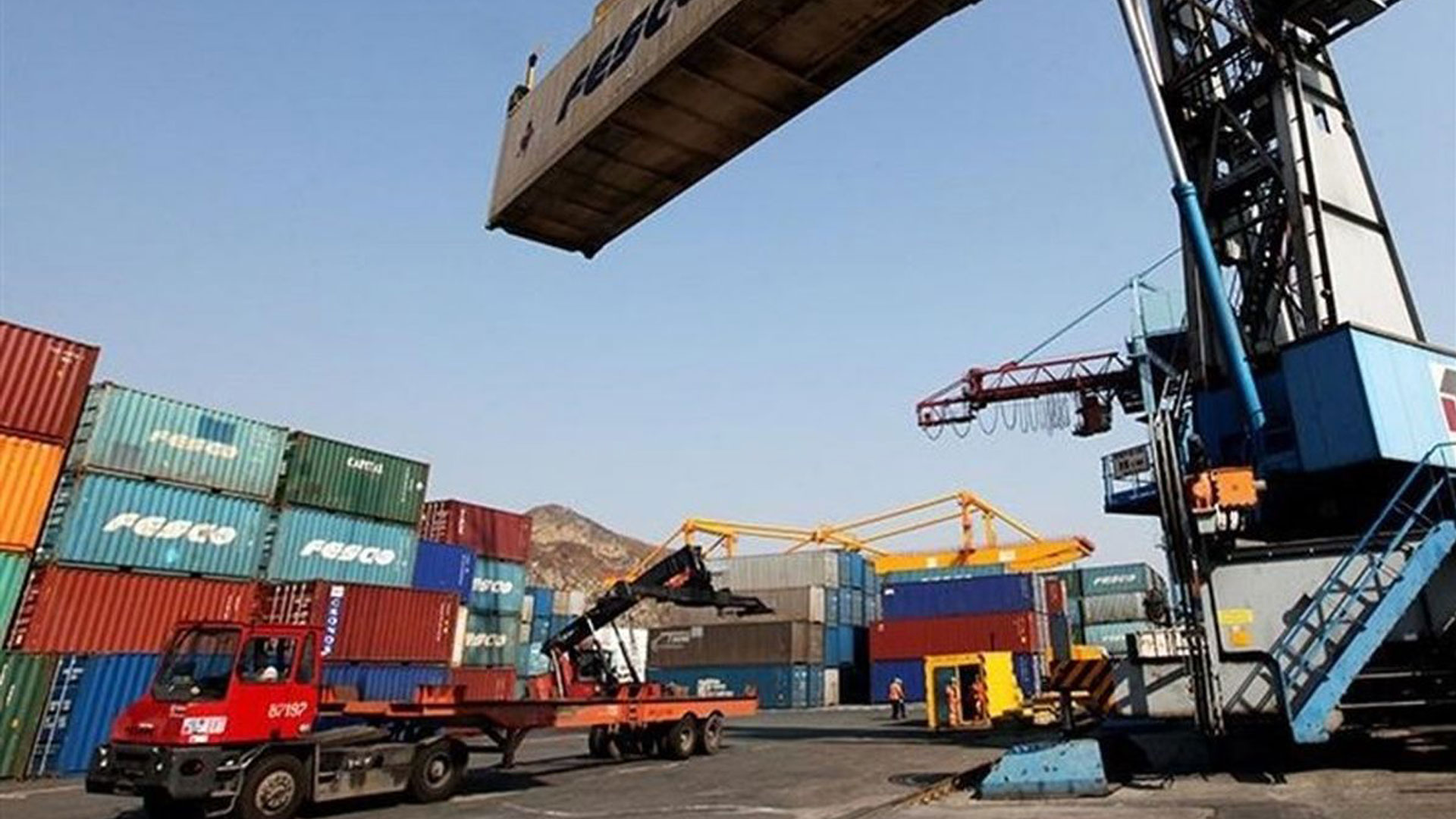 خدمات-بازرگانی-آریا-داناک